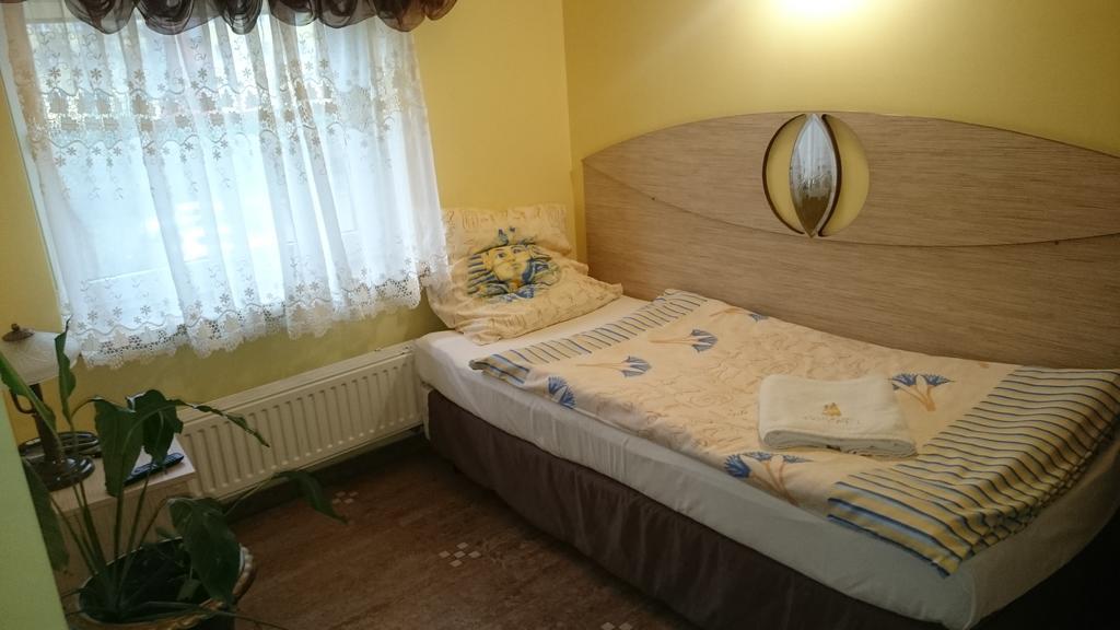 Hotel Faraon Kielce Esterno foto